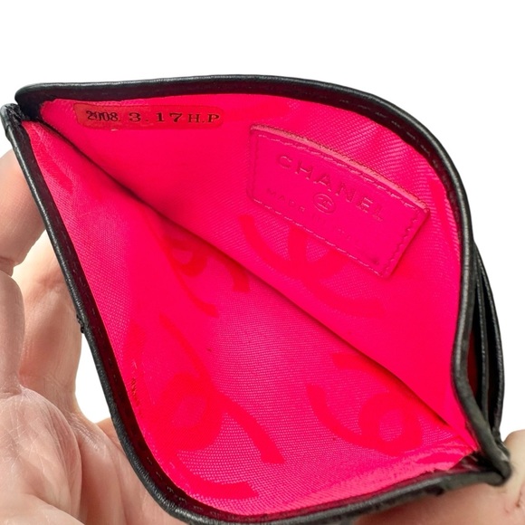Authentic CHANEL Cambon Black Quilted Smooth Leather & Hot Pink Card Holder - Picture 8 of 14